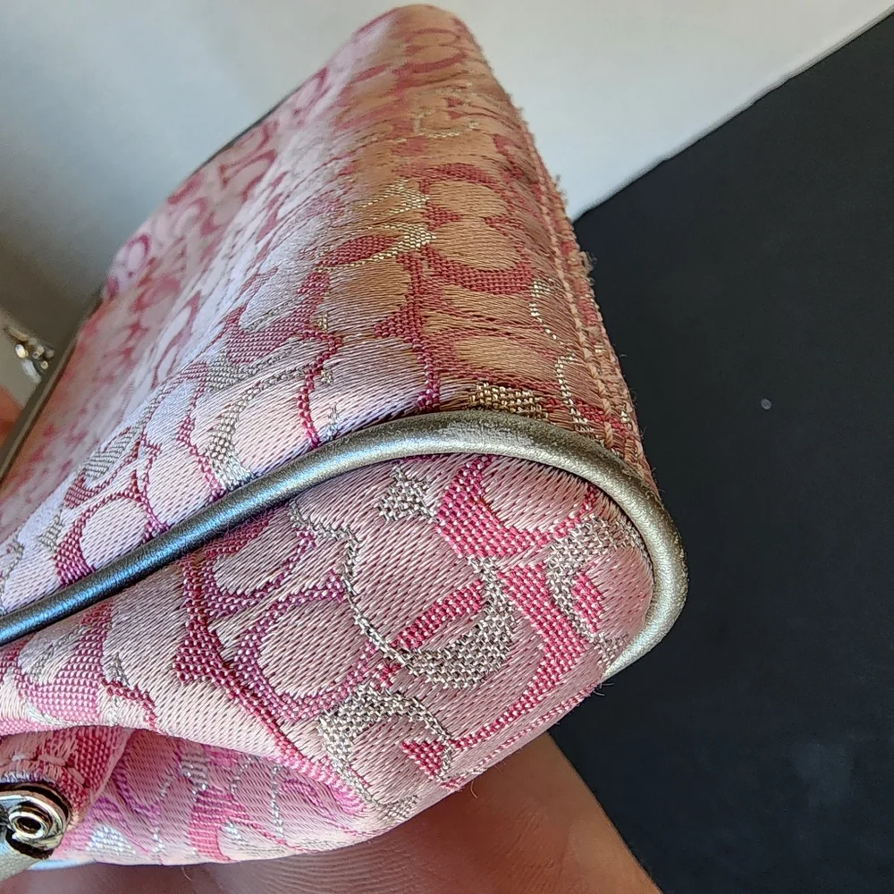 Coach Rare Vintage Pink Optic Signature Lurex Framef Kisslock Bag 2004, 8948 - Picture 7 of 14